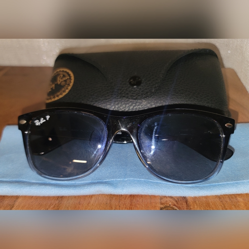 Dark Blue Ray Ban Wayfarer Polarized
